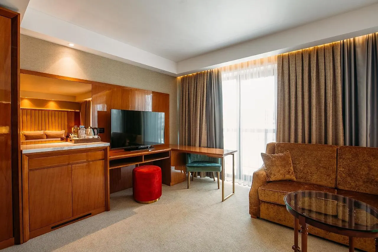 Marjan Plaza Hotel Tbilisi 4*,